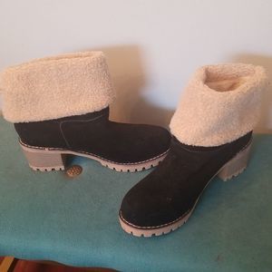 Womens Black Suede Faux Fur Cuffed Ankle Boots NWOT Sz 8M